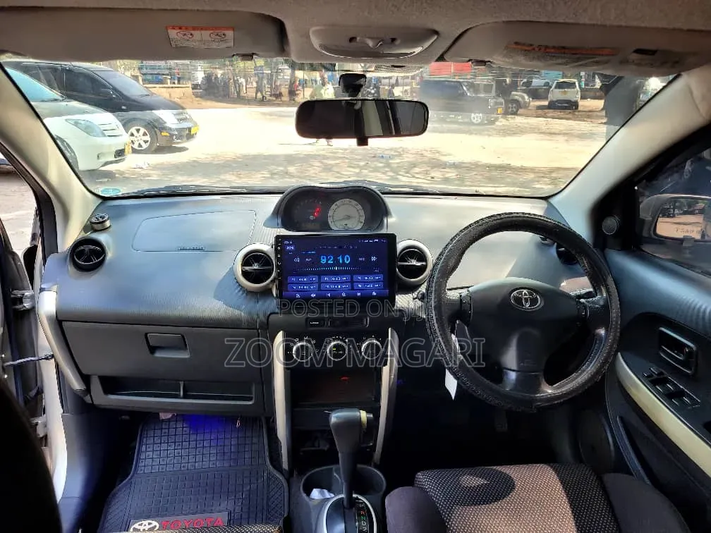 Toyota IST 2003 Gold