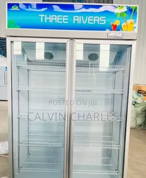 Three Rivers Showcase Fridge 900l