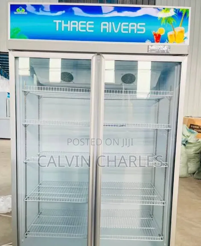 Three Rivers Showcase Fridge 900l