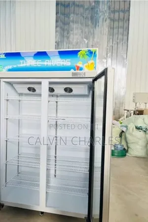 Three Rivers Showcase Fridge 900l