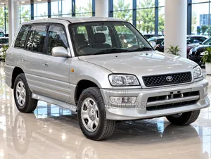 Toyota RAV4 1999 Silver