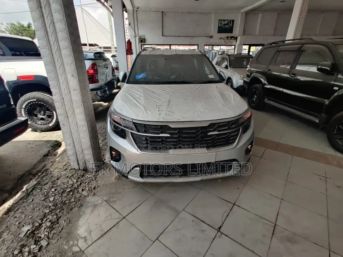 New Kia Seltos 2025 Silver