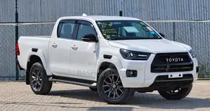 Toyota Hilux 2023 Off white