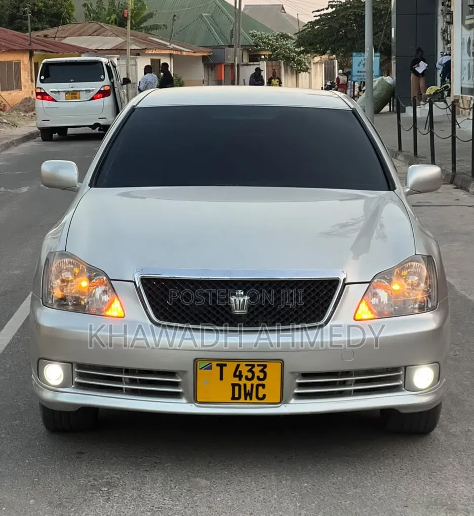 Toyota Crown Royale 2005 Silver