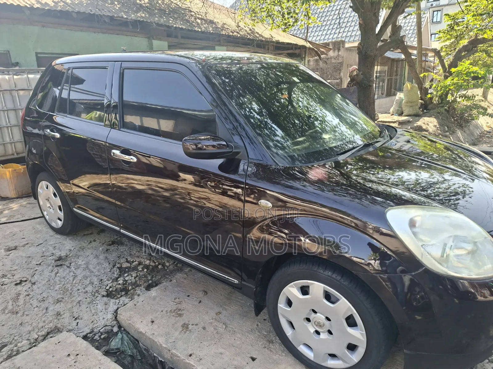 Mazda Verisa 2010 Maroon