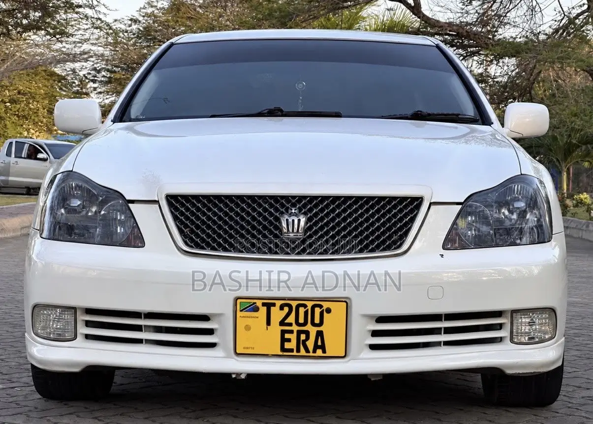 Toyota Crown 2005 Pearl