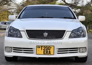 Toyota Crown 2005 Pearl