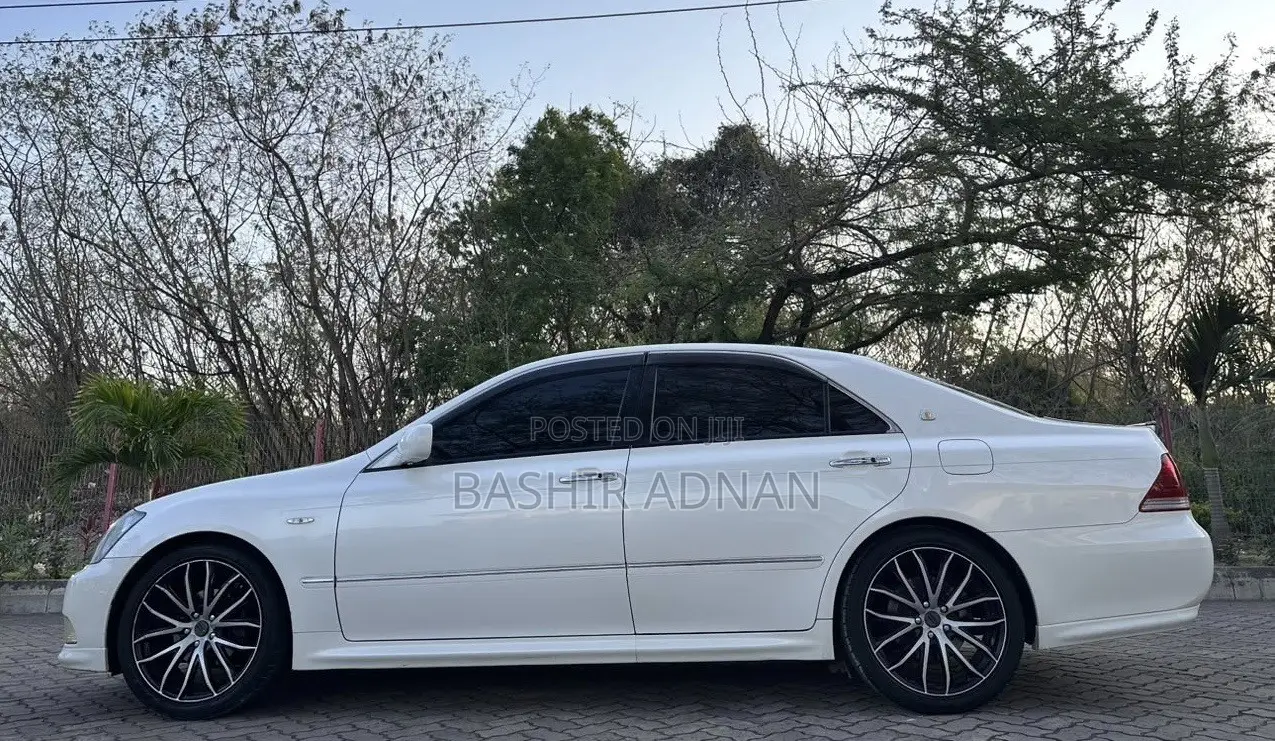 Toyota Crown 2005 Pearl