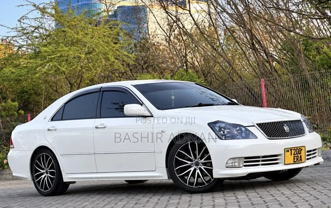 Toyota Crown 2005 Pearl