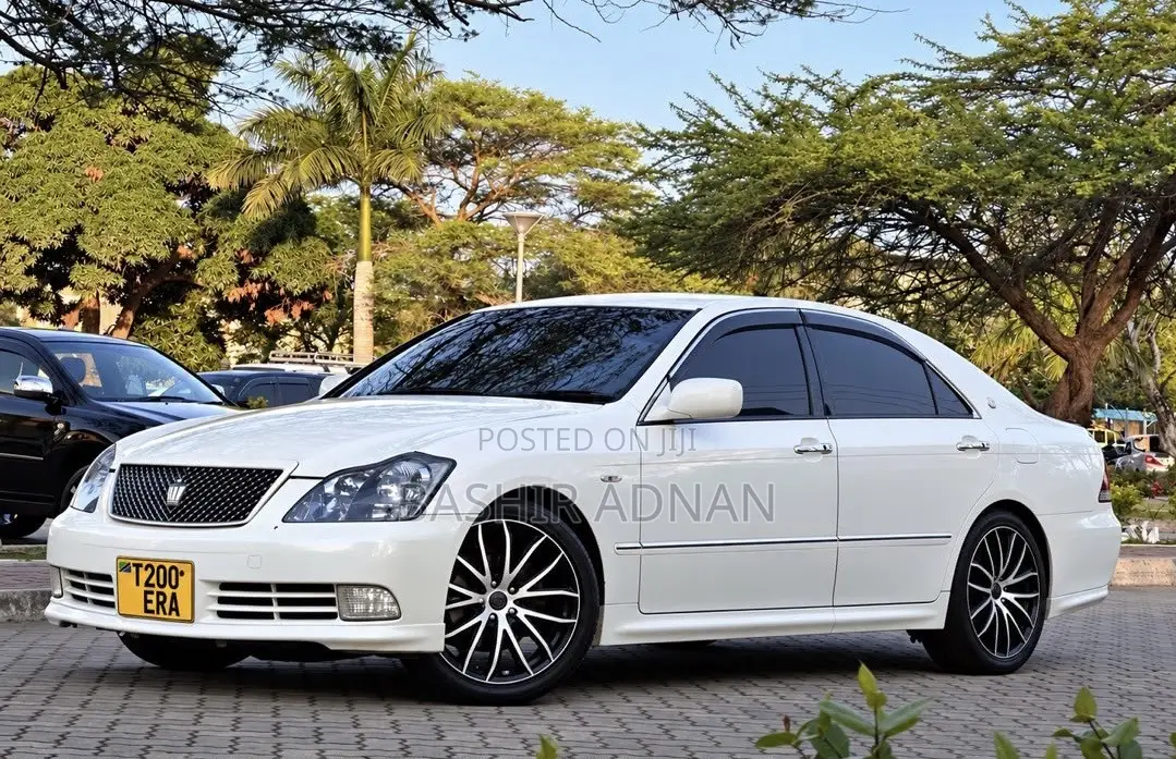 Toyota Crown 2005 Pearl