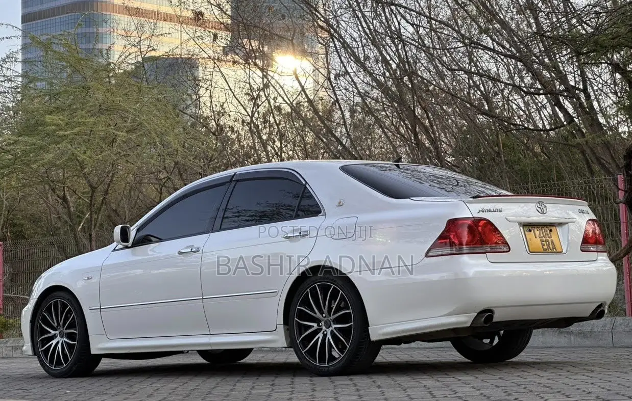 Toyota Crown 2005 Pearl