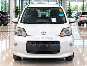 Toyota Porte 1.5 FWD 2013 White