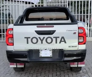 Toyota Hilux 2021 Gray