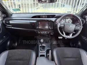 Toyota Hilux 2021 Gray