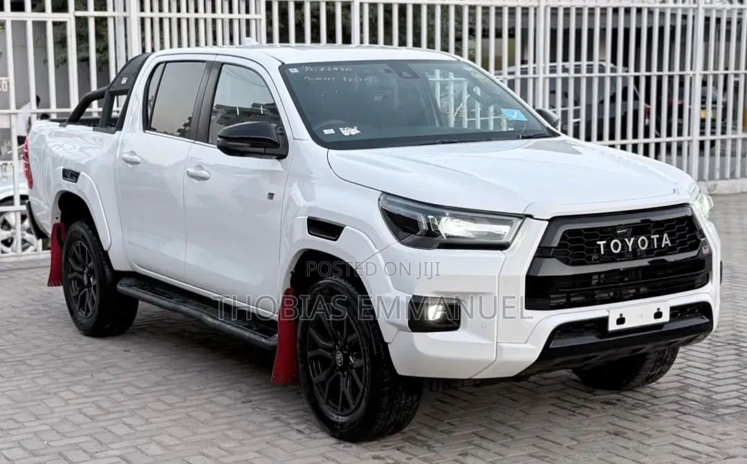 Toyota Hilux 2021 Gray