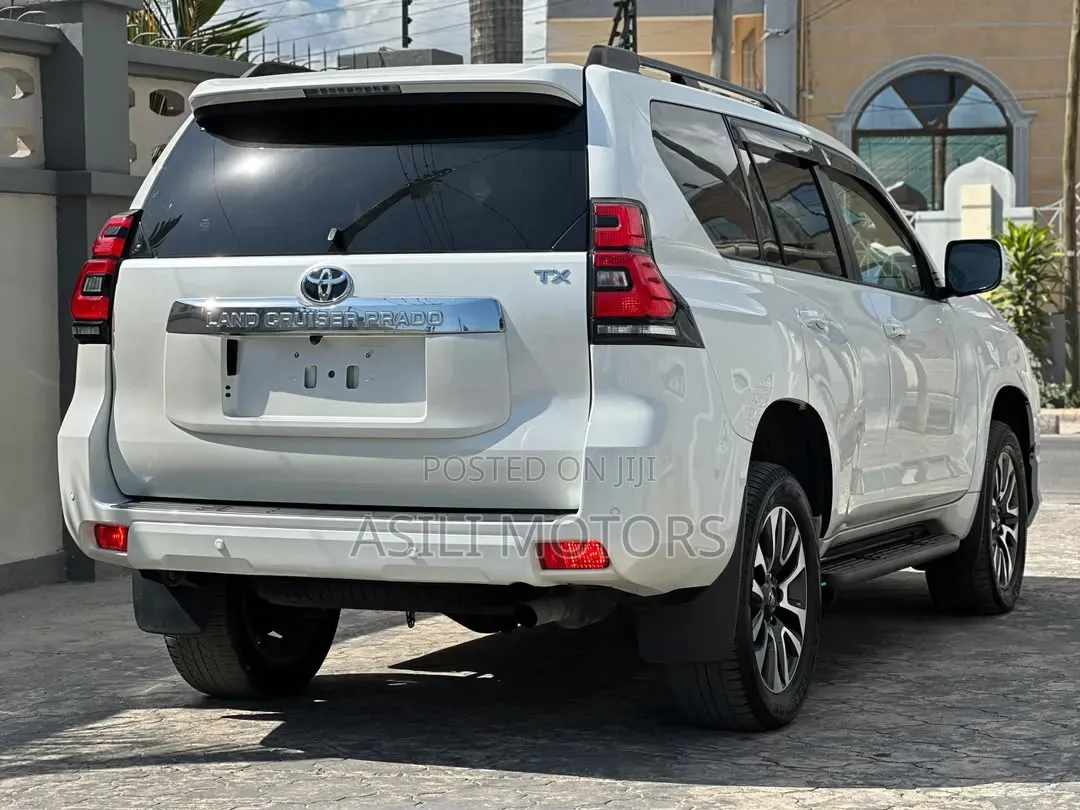 Toyota Land Cruiser Prado 4.0 Petrol TX 2022 White
