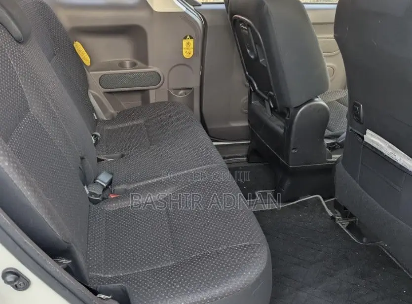 Toyota Porte 1.5 FWD 2013 White