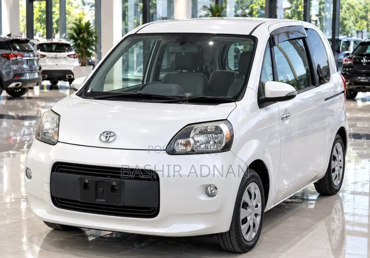 Toyota Porte 1.5 FWD 2013 White