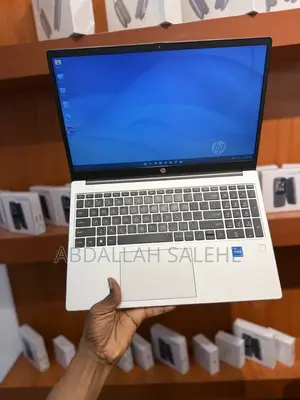 Laptop HP 250 G10 8GB Intel Core i5 SSD 256GB