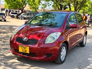 Toyota Vitz 2006 Maroon