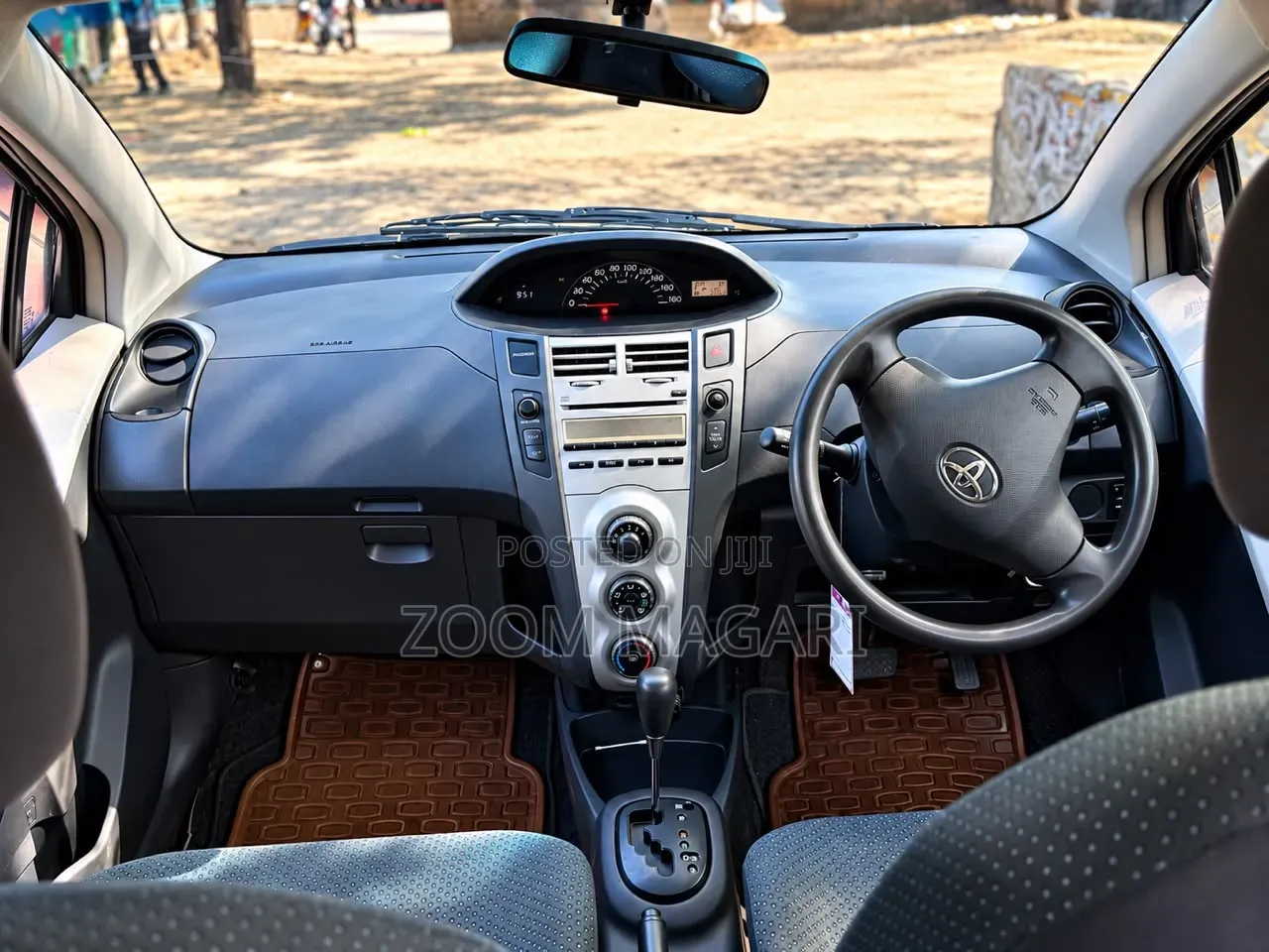 Toyota Vitz 2006 Maroon