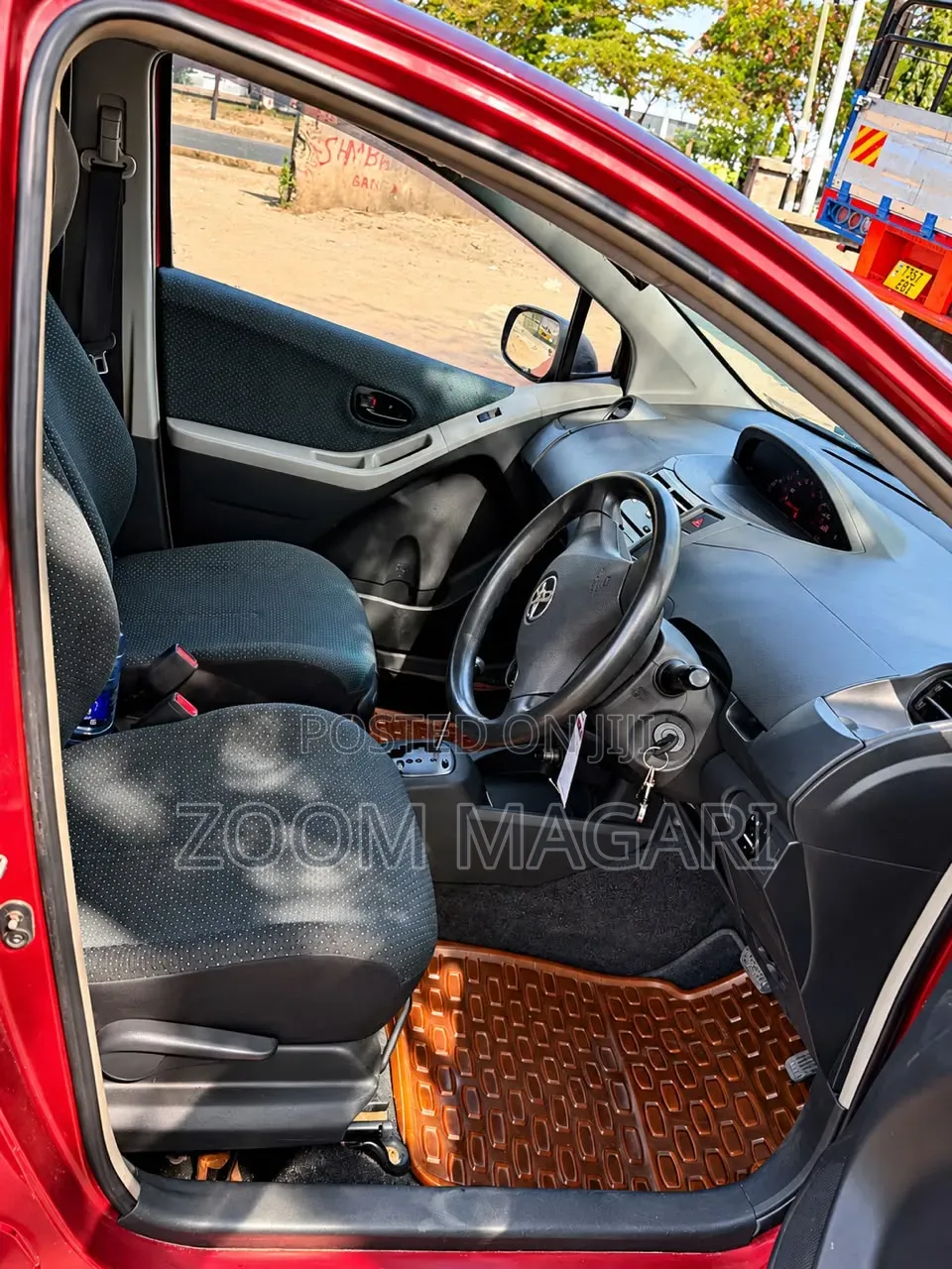 Toyota Vitz 2006 Maroon