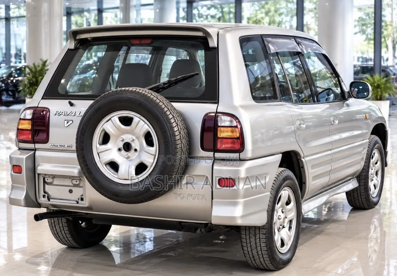 Toyota RAV4 Base FWD 1999 Silver