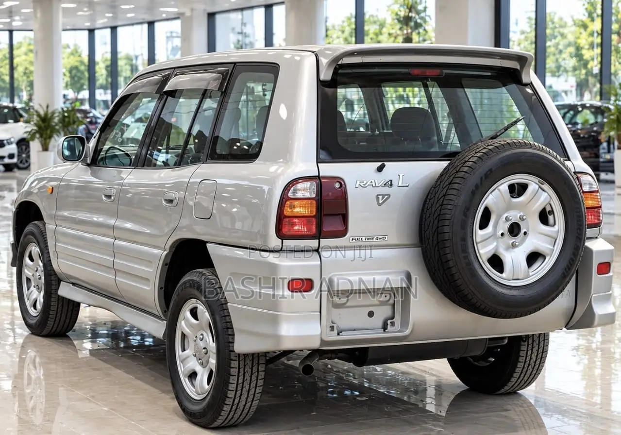 Toyota RAV4 Base FWD 1999 Silver