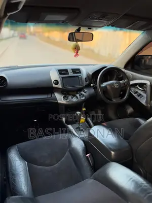 Toyota Vanguard 2010 Silver