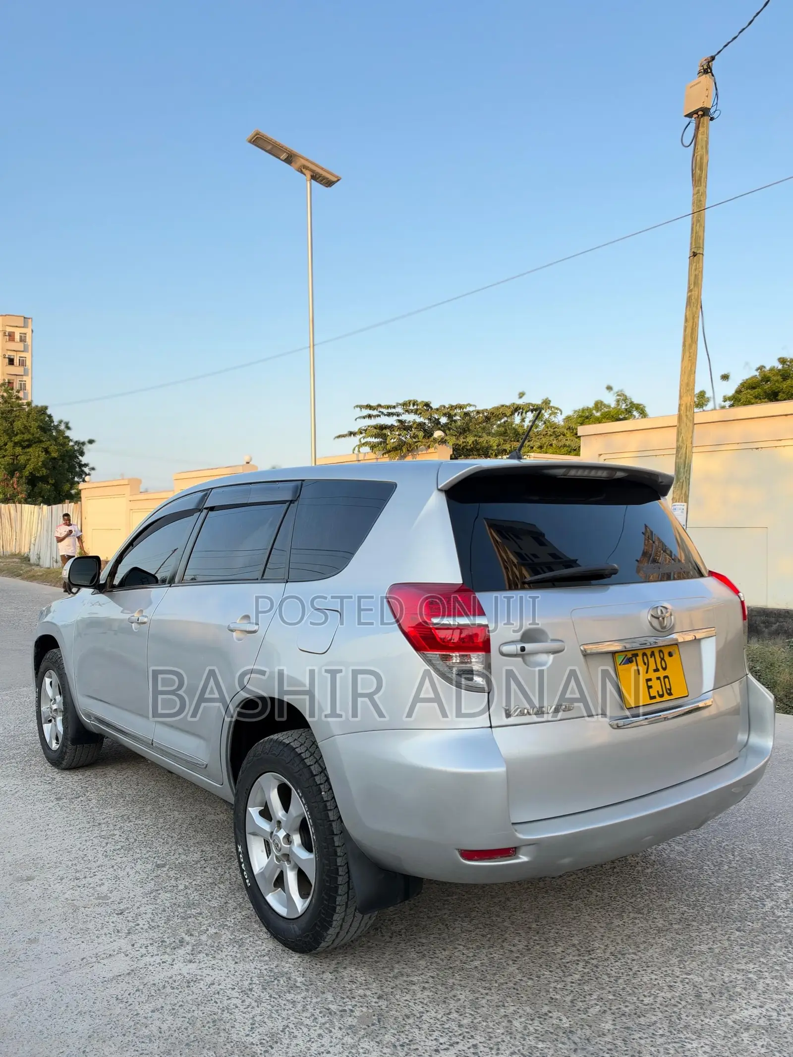 Toyota Vanguard 2010 Silver