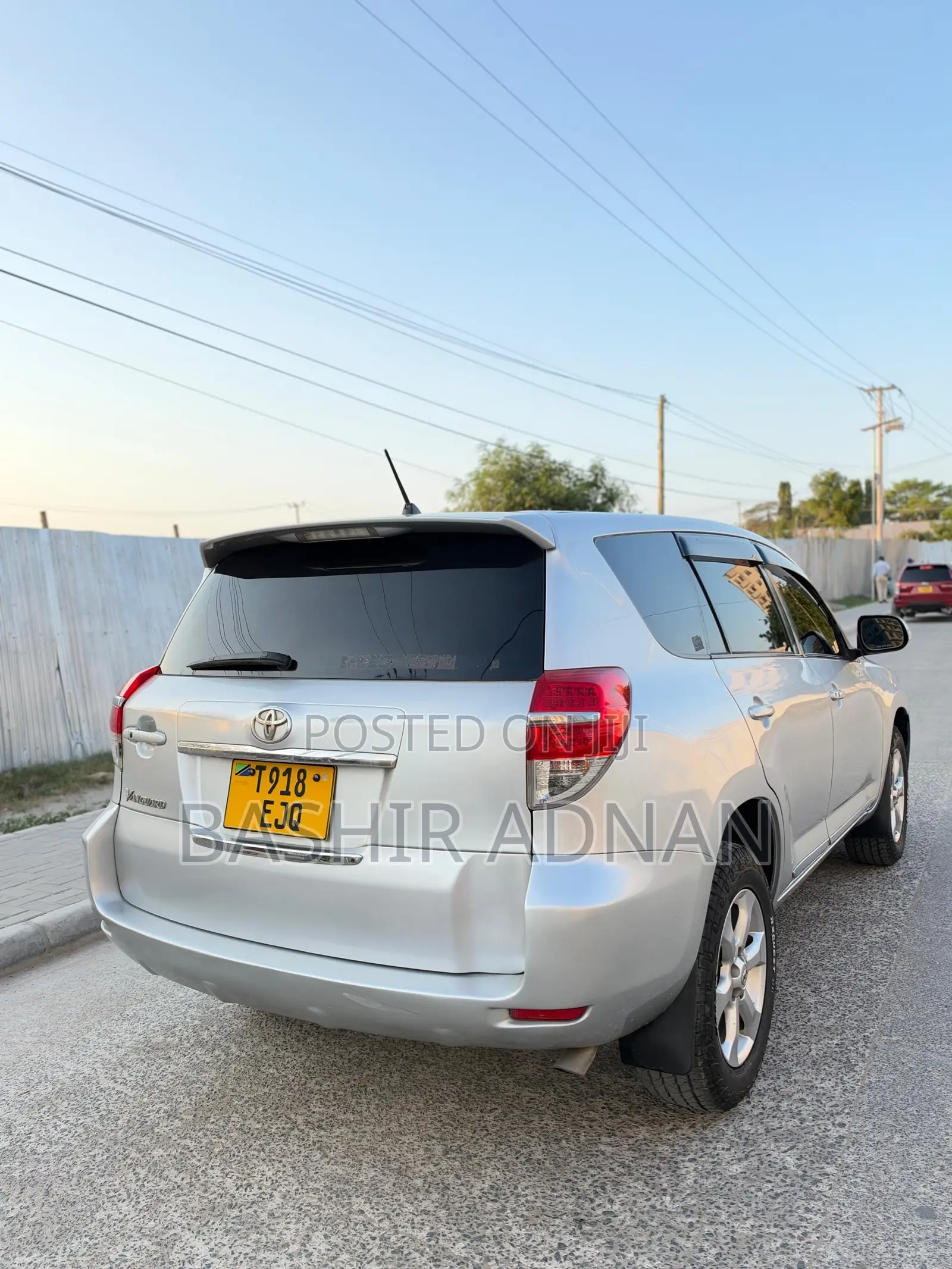 Toyota Vanguard 2010 Silver