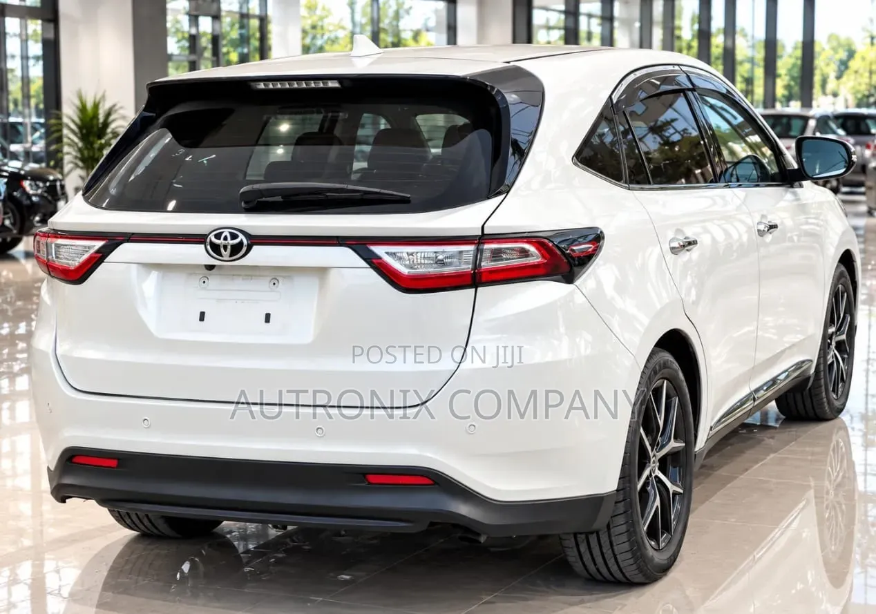 Toyota Harrier 2.0 4WD 2018 White