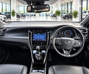 Toyota Harrier 2.0 4WD 2018 White