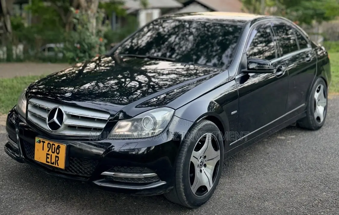 Mercedes-Benz C-Class 2012 Black