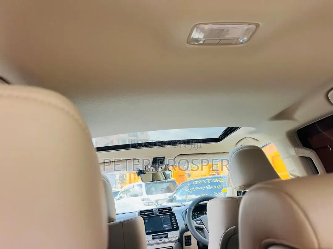 Toyota Land Cruiser Prado 2.8 2023 White