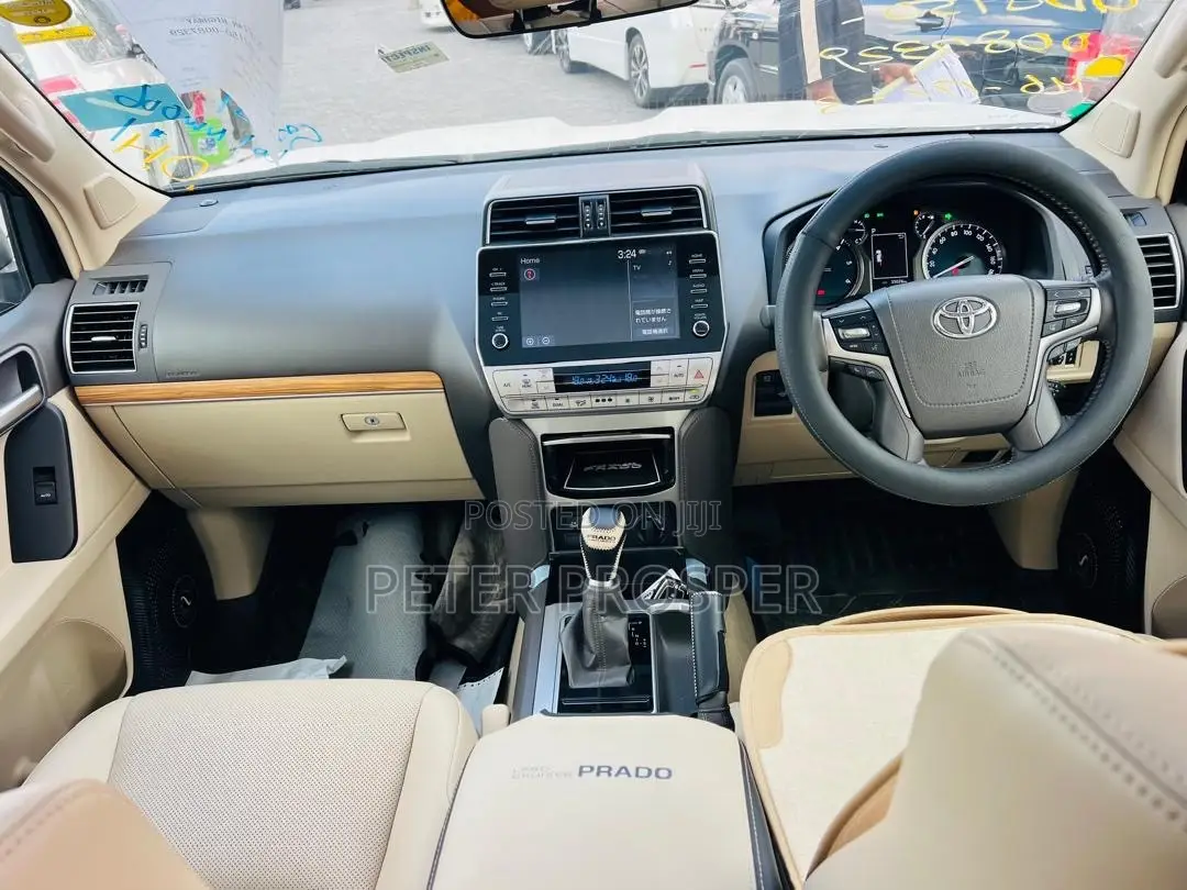 Toyota Land Cruiser Prado 2.8 2023 White