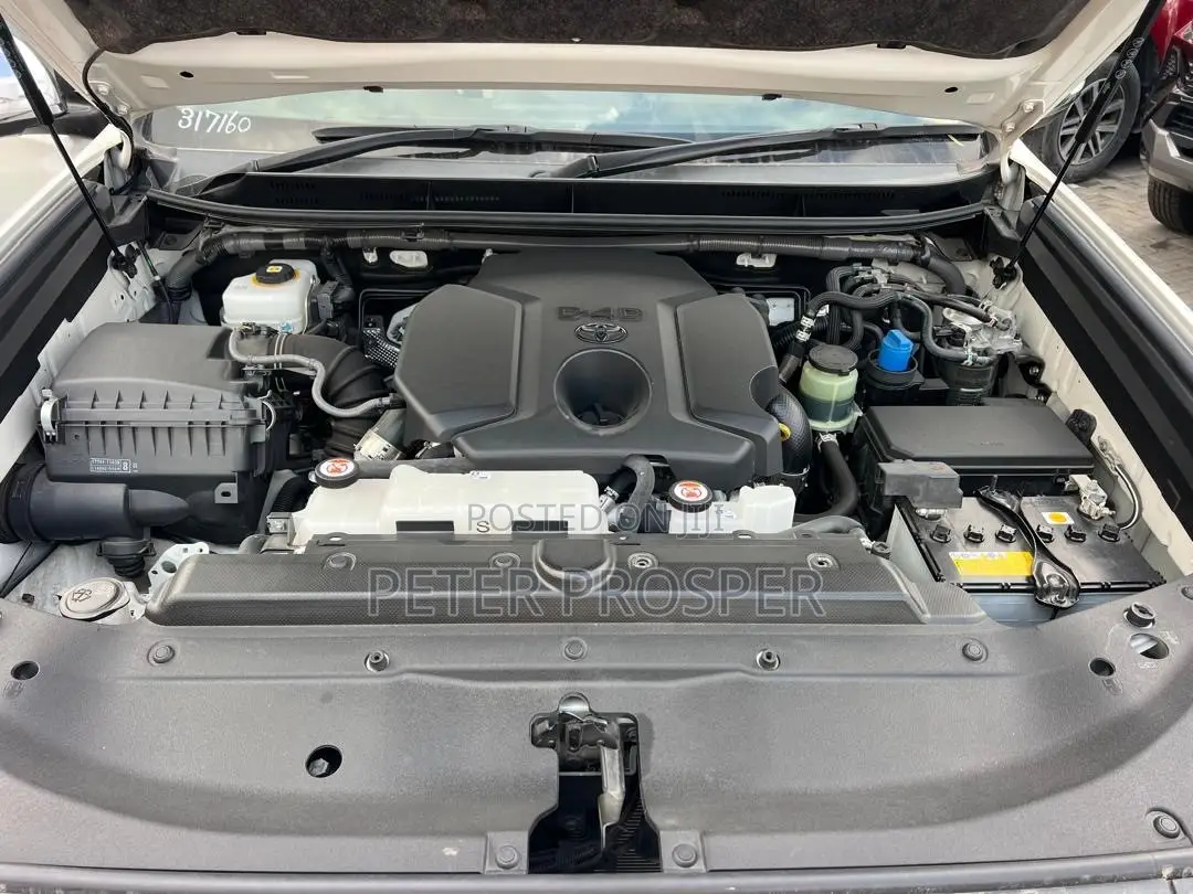Toyota Land Cruiser Prado 2.8 2023 White