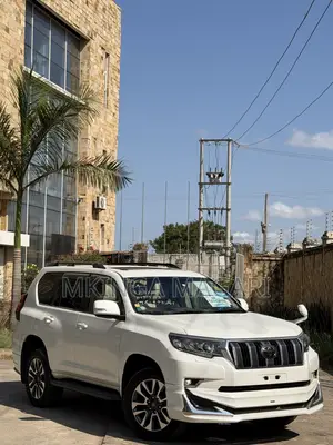 Toyota Land Cruiser Prado 2023 White