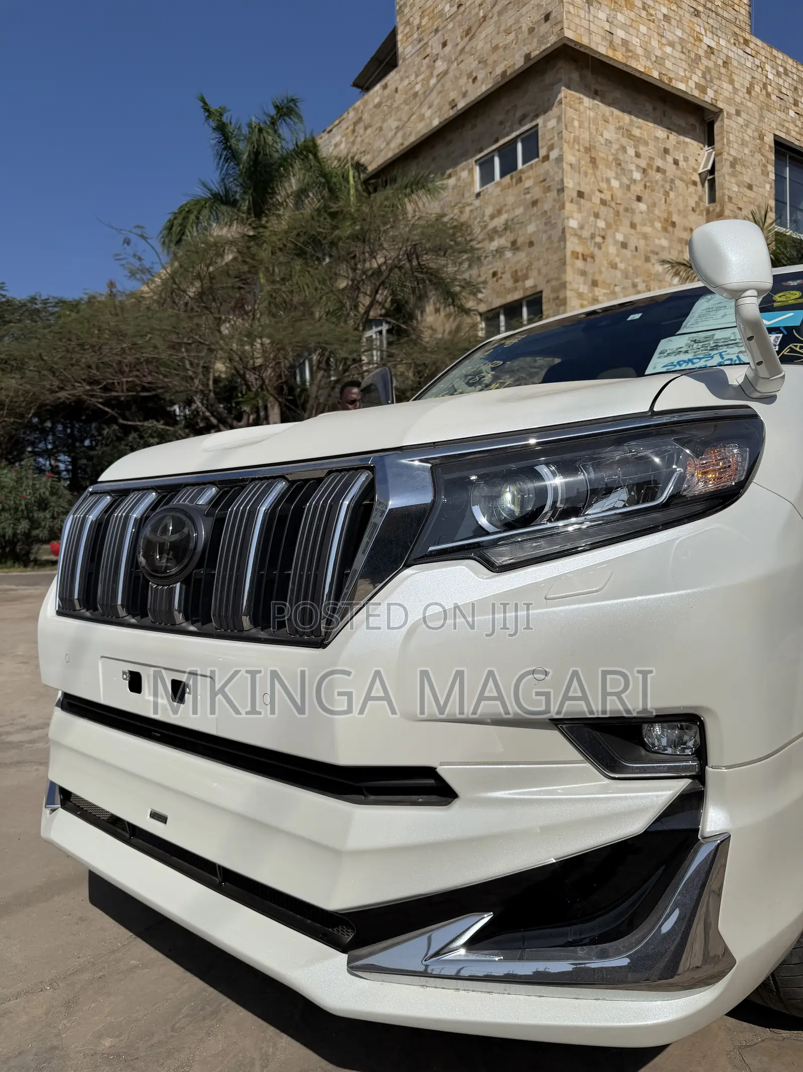 Toyota Land Cruiser Prado 2023 White