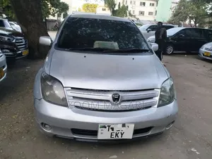 Toyota IST 2006 Silver