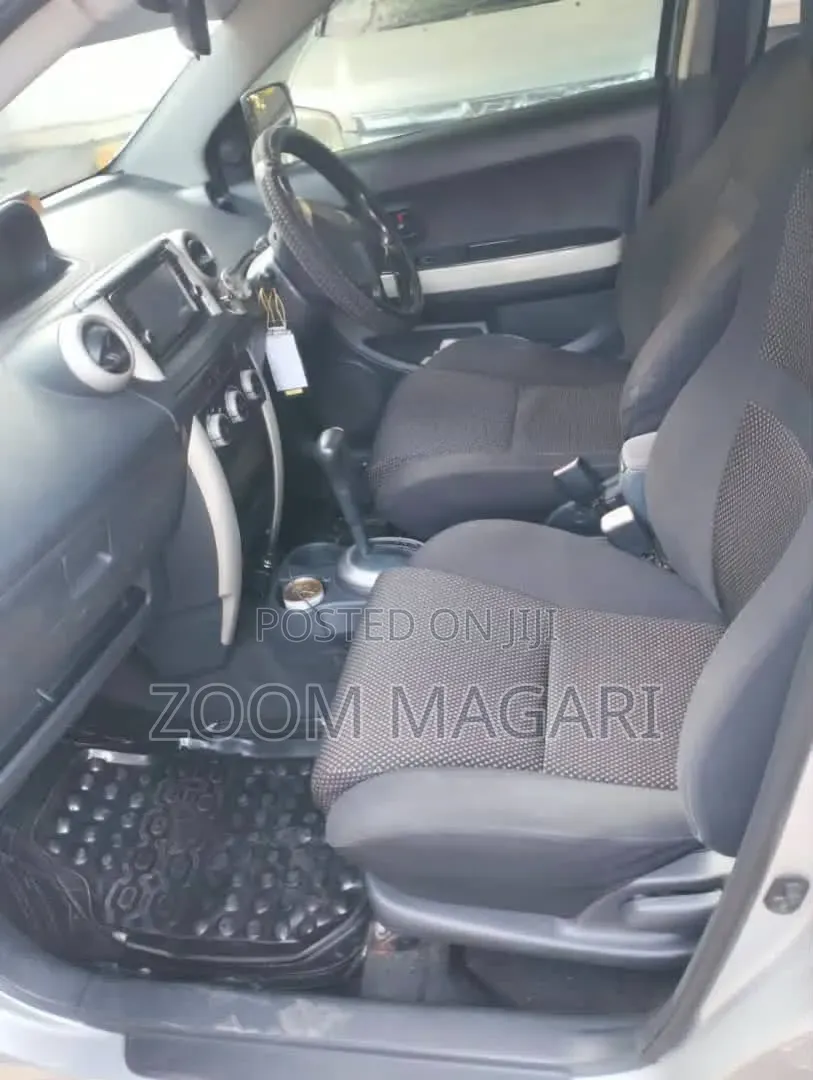 Toyota IST 2006 Silver