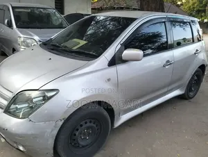 Toyota IST 2006 Silver