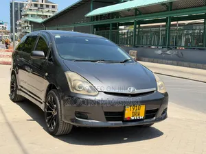 Toyota Wish 2004 Gray