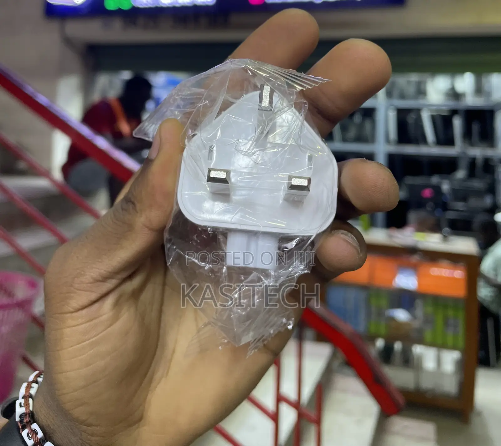 MacBook Plug