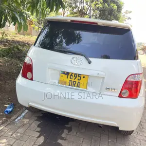 Toyota IST 2005 White