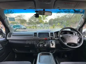 Toyota HiAce 2011 White