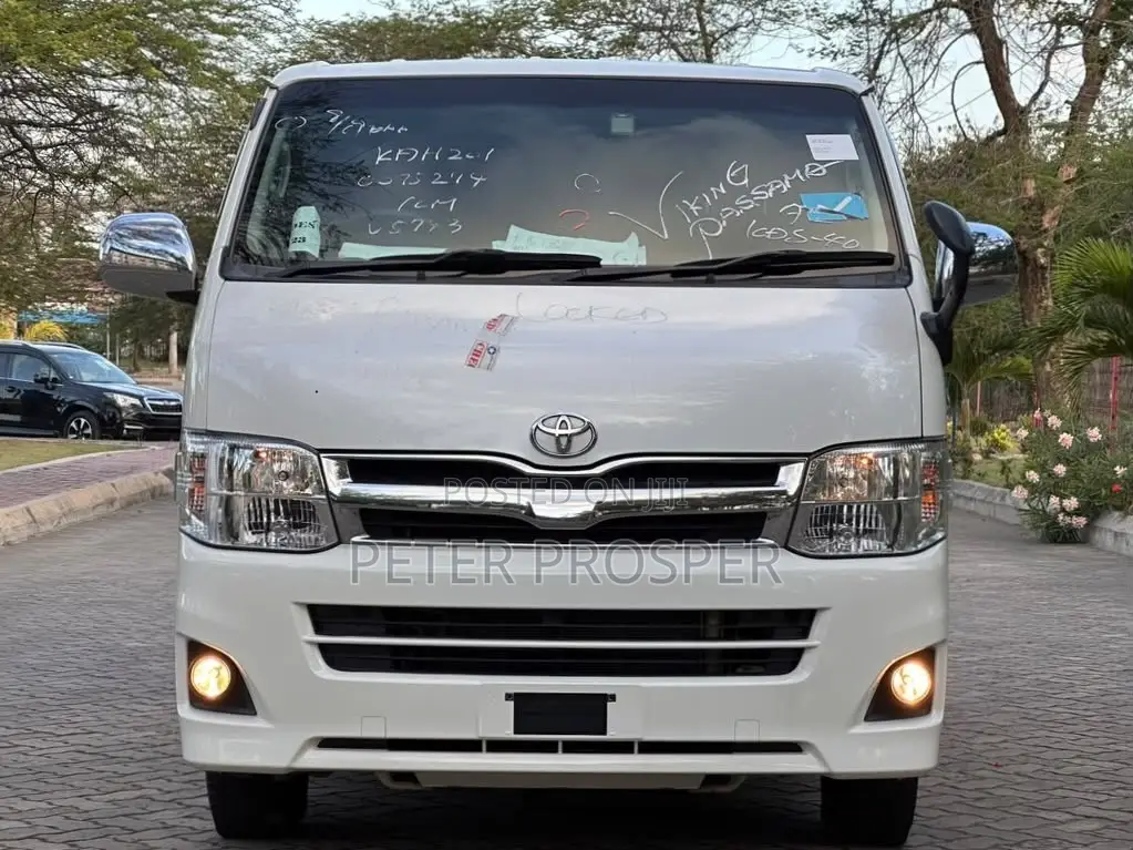Toyota HiAce 2011 White