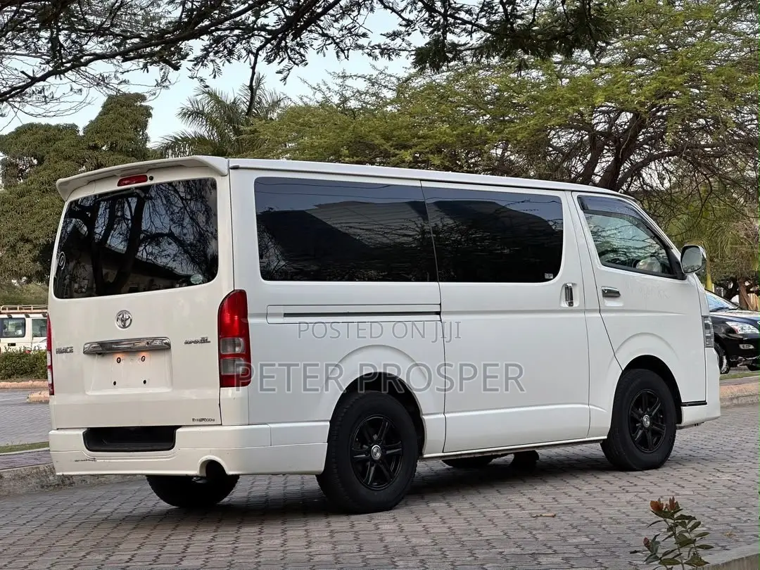 Toyota HiAce 2011 White