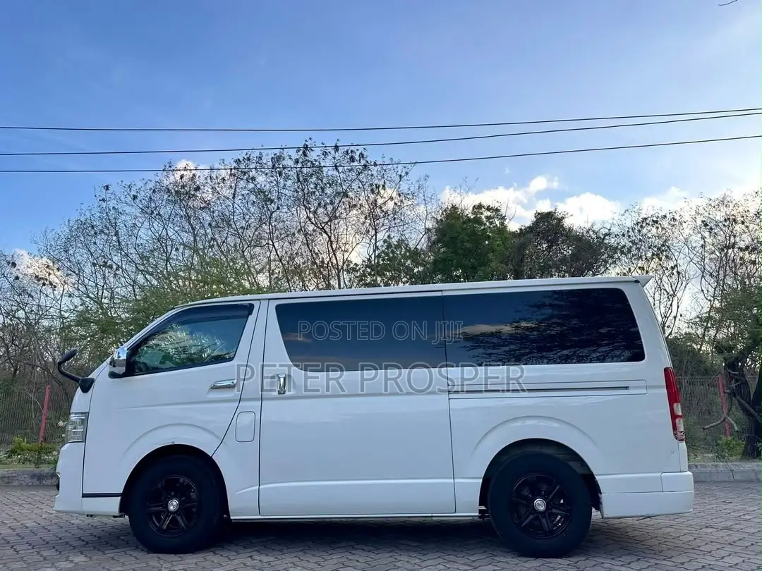 Toyota HiAce 2011 White