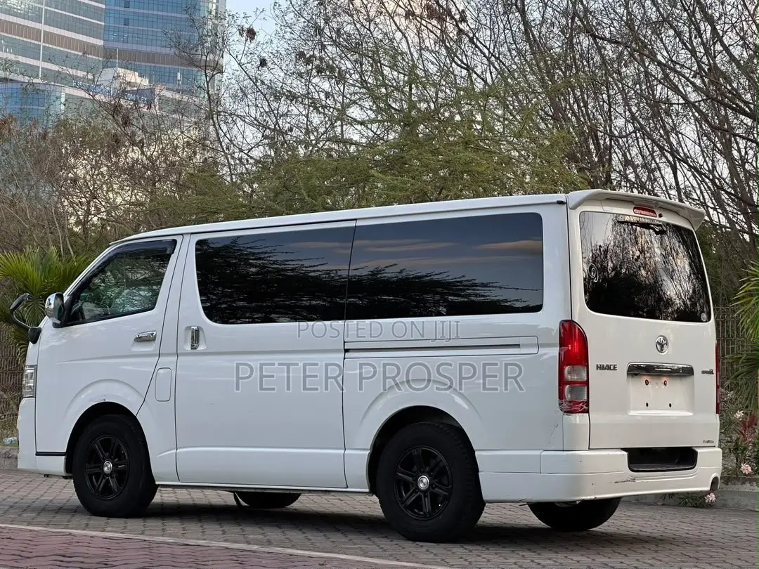 Toyota HiAce 2011 White